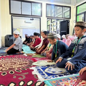 3. Sholat Sunnah dan Fardhu Berjamaah (1)